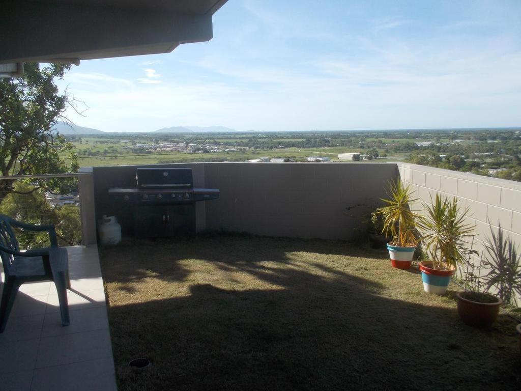 Margs Bed&Breakfast Bowen Exterior foto