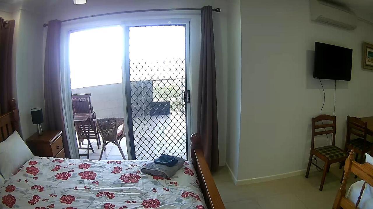 Margs Bed&Breakfast Bowen Exterior foto