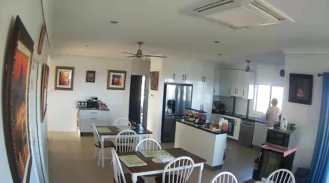 Margs Bed&Breakfast Bowen Exterior foto