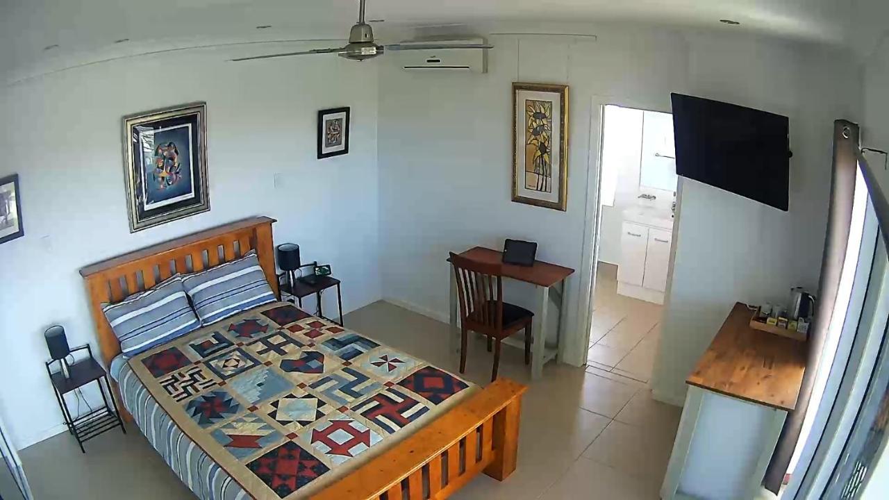 Margs Bed&Breakfast Bowen Exterior foto